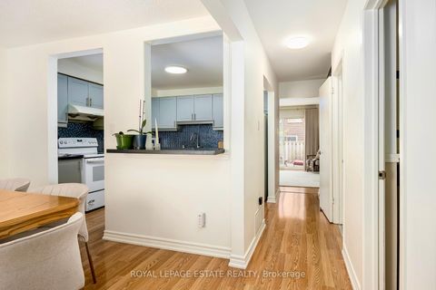 Photo 3 at 78 - 270 Timberbank Boulevard, L'Amoreaux, Toronto