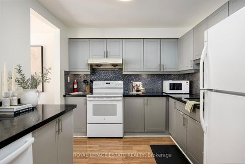 Photo 8 at 78 - 270 Timberbank Boulevard, L'Amoreaux, Toronto