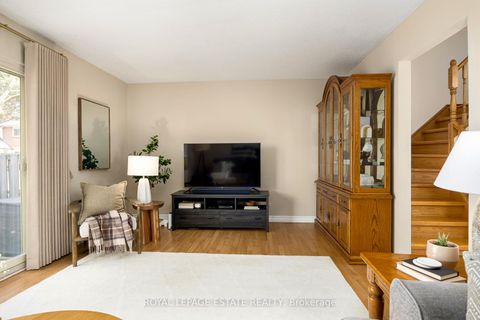 Photo 11 at 78 - 270 Timberbank Boulevard, L'Amoreaux, Toronto