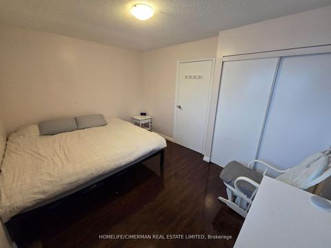 Photo 9 at 6 - 4277 Lawrence Avenue E, West Hill, Toronto
