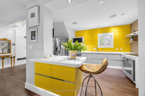 Photo 10 at 86 Binswood Avenue, East York, Toronto