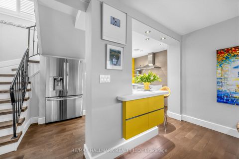 Photo 11 at 86 Binswood Avenue, East York, Toronto