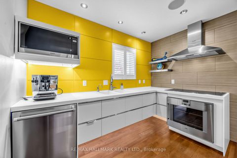 Photo 13 at 86 Binswood Avenue, East York, Toronto