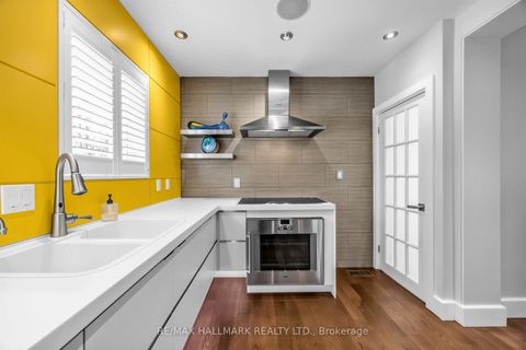 Photo 15 at 86 Binswood Avenue, East York, Toronto
