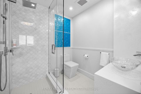 Photo 24 at 86 Binswood Avenue, East York, Toronto