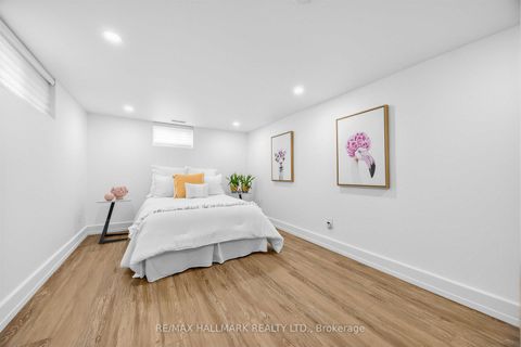 Photo 35 at 86 Binswood Avenue, East York, Toronto