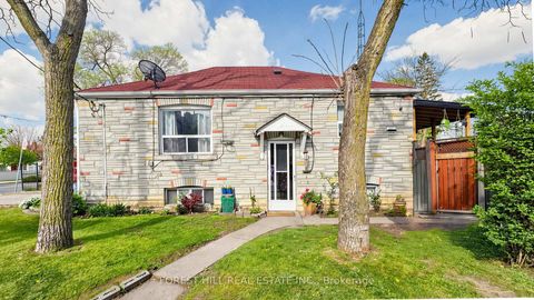 Photo 2 at 2 Ellins Avenue, Smythe, Toronto