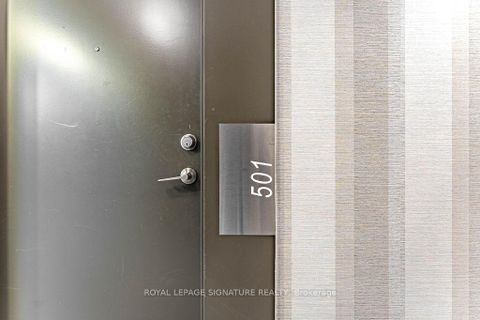 Photo 4 at 501 - 20 Bruyeres Mews, Waterfront Communities C1, Toronto