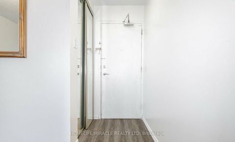 Photo 2 at 517 - 4673 Jane Street, Black Creek, Toronto