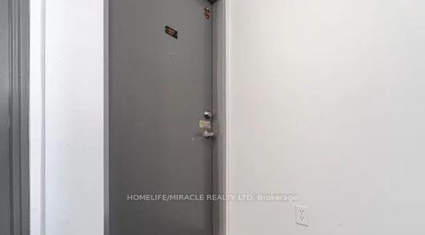 Photo 3 at 517 - 4673 Jane Street, Black Creek, Toronto