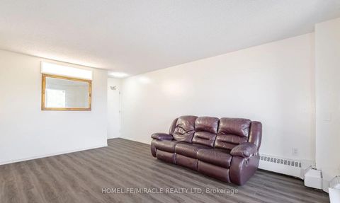 Photo 4 at 517 - 4673 Jane Street, Black Creek, Toronto