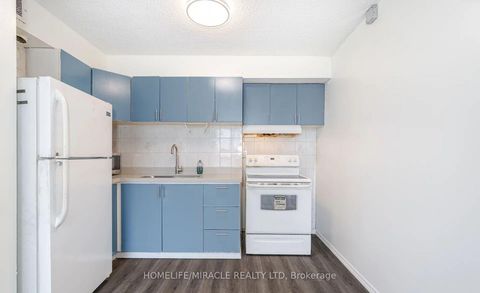 Photo 7 at 517 - 4673 Jane Street, Black Creek, Toronto