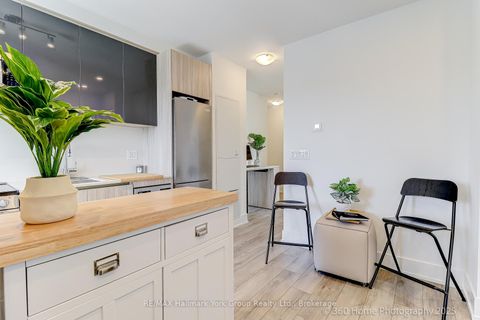 Photo 5 at 534 - 3100 Keele Street, CFB, Toronto