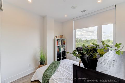 Photo 13 at 534 - 3100 Keele Street, CFB, Toronto