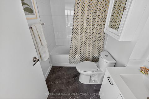Photo 14 at 1318 - 38 Joe Shuster Way, South Parkdale, Toronto