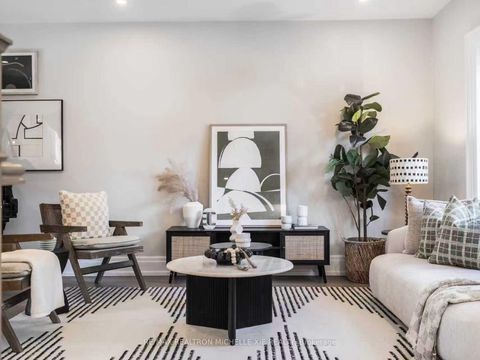 Photo 2 at 15 Strathallan Boulevard, Lawrence Park South, Toronto