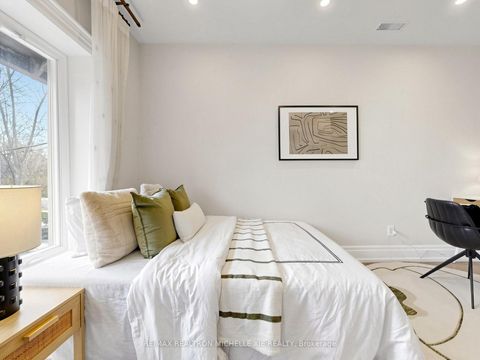 Photo 26 at 15 Strathallan Boulevard, Lawrence Park South, Toronto