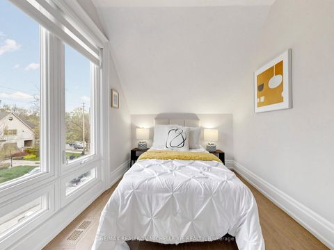 Photo 34 at 15 Strathallan Boulevard, Lawrence Park South, Toronto