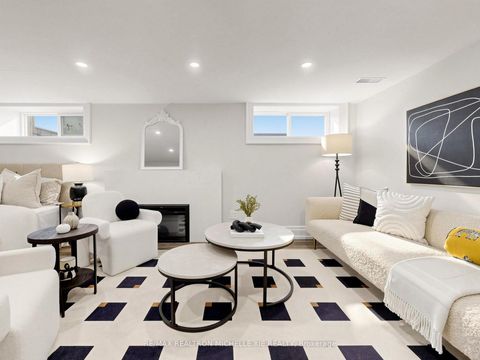Photo 36 at 15 Strathallan Boulevard, Lawrence Park South, Toronto