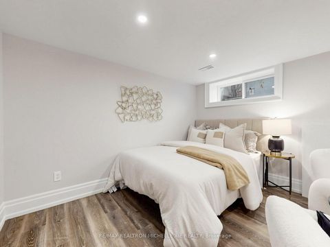 Photo 39 at 15 Strathallan Boulevard, Lawrence Park South, Toronto