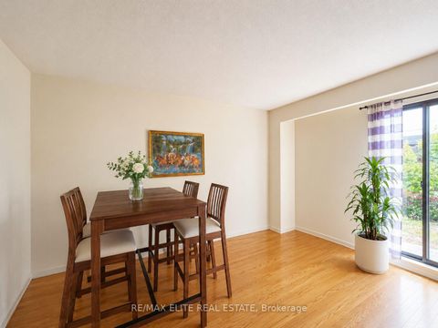 Photo 2 at 110 Purpledusk Trail, Morningside, Toronto