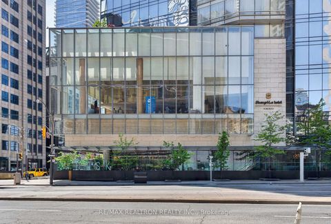 Photo 7 at 3906 - 180 University Avenue, Bay Street Corridor, Toronto