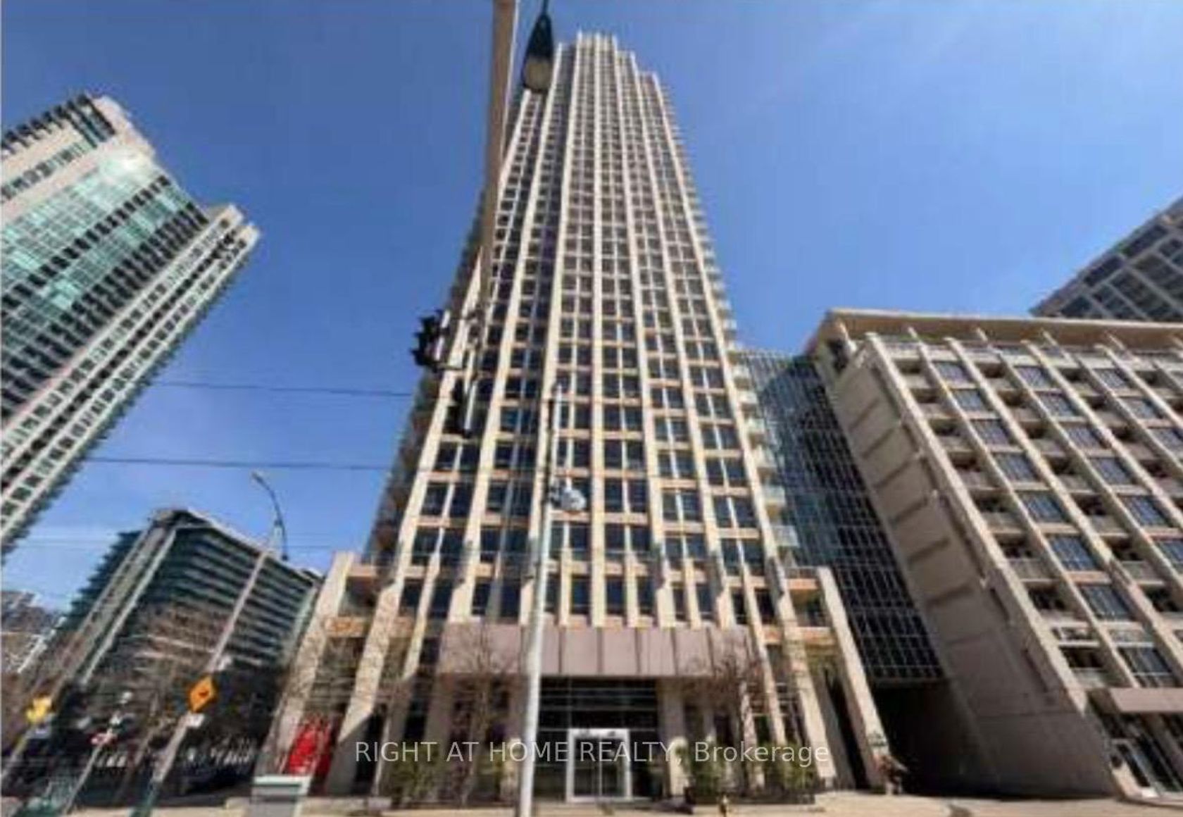 405 - 628 FLEET Street, Niagara, Toronto 