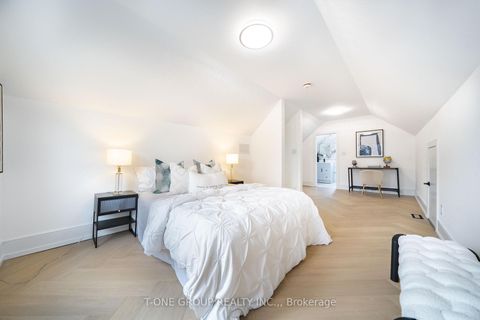 Photo 35 at 177 Glendale Avenue, Swansea, Toronto