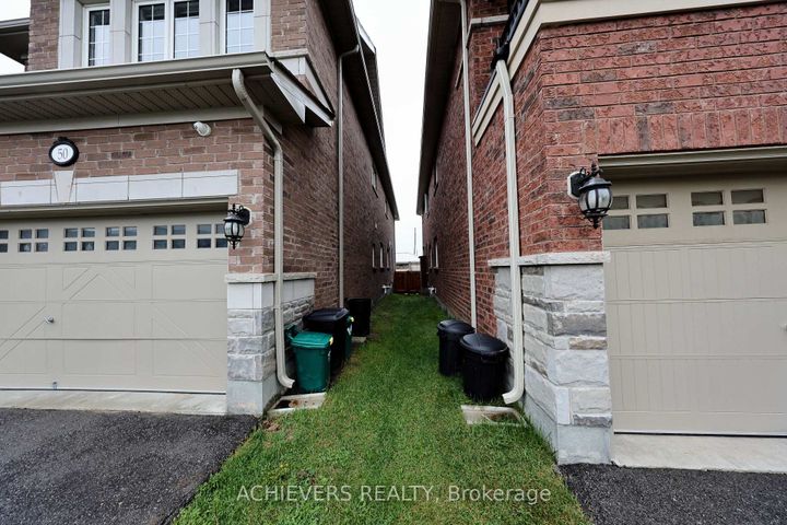 Photo 3 at 52 Branigan Crescent, Georgetown, Halton Hills