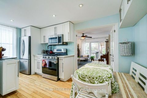 Photo 11 at 158 Waverley Road, The Beaches, Toronto