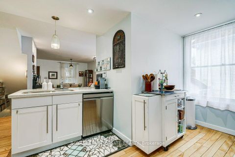 Photo 13 at 158 Waverley Road, The Beaches, Toronto