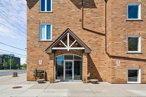 Photo 3 at 301 - 1000 Sheppard Avenue W, Bathurst Manor, Toronto