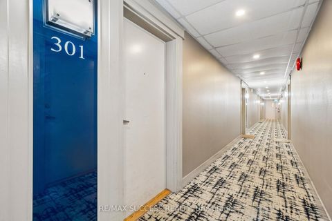 Photo 4 at 301 - 1000 Sheppard Avenue W, Bathurst Manor, Toronto