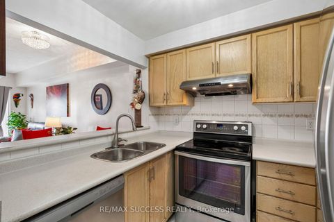 Photo 15 at 301 - 1000 Sheppard Avenue W, Bathurst Manor, Toronto