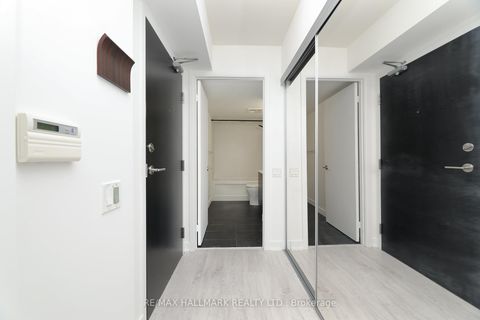 Photo 3 at 307E - 78 Tecumseth Street, Niagara, Toronto