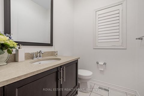 Photo 16 at 44 Headwind Boulevard, Vellore Village, Vaughan