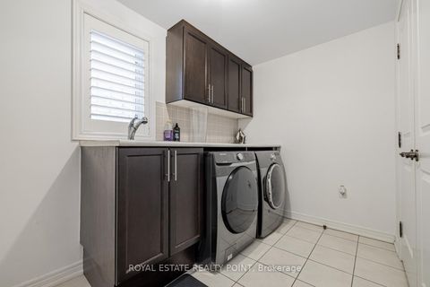 Photo 17 at 44 Headwind Boulevard, Vellore Village, Vaughan