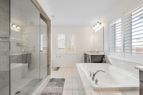 Photo 25 at 44 Headwind Boulevard, Vellore Village, Vaughan