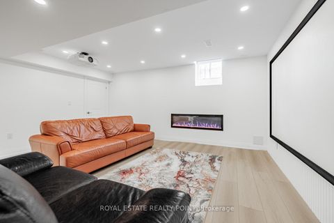 Photo 33 at 44 Headwind Boulevard, Vellore Village, Vaughan