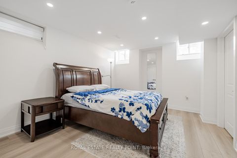 Photo 36 at 44 Headwind Boulevard, Vellore Village, Vaughan