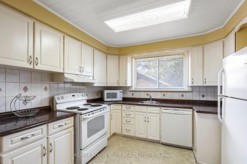 Photo 2 at 14 Farmbrook Road, Woburn, Toronto