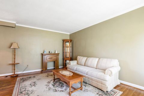 Photo 6 at 14 Farmbrook Road, Woburn, Toronto