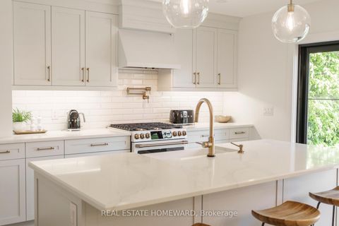 Photo 10 at 27 Avalon Boulevard, Cliffside, Toronto