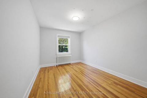Photo 23 at 20 Aldgate Avenue, Queensway, Toronto