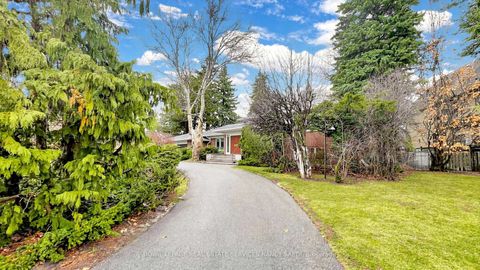 Photo 6 at 2 Colvestone Road, Windfields, Toronto