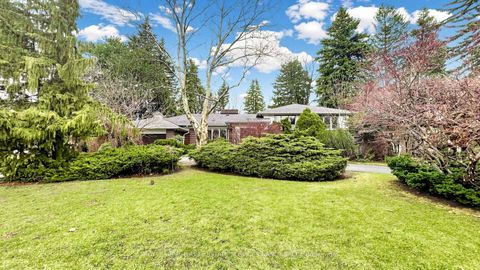 Photo 8 at 2 Colvestone Road, Windfields, Toronto