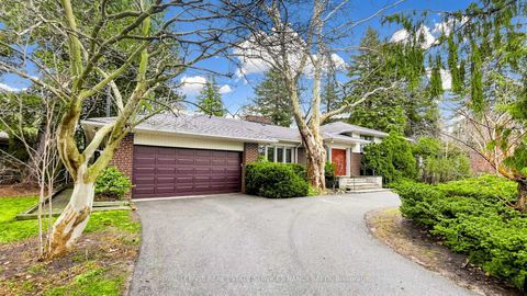 Photo 9 at 2 Colvestone Road, Windfields, Toronto