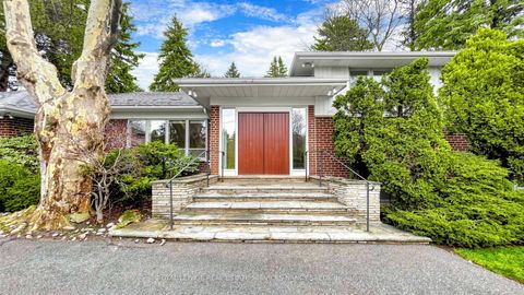 Photo 10 at 2 Colvestone Road, Windfields, Toronto
