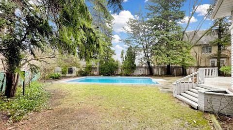 Photo 42 at 2 Colvestone Road, Windfields, Toronto