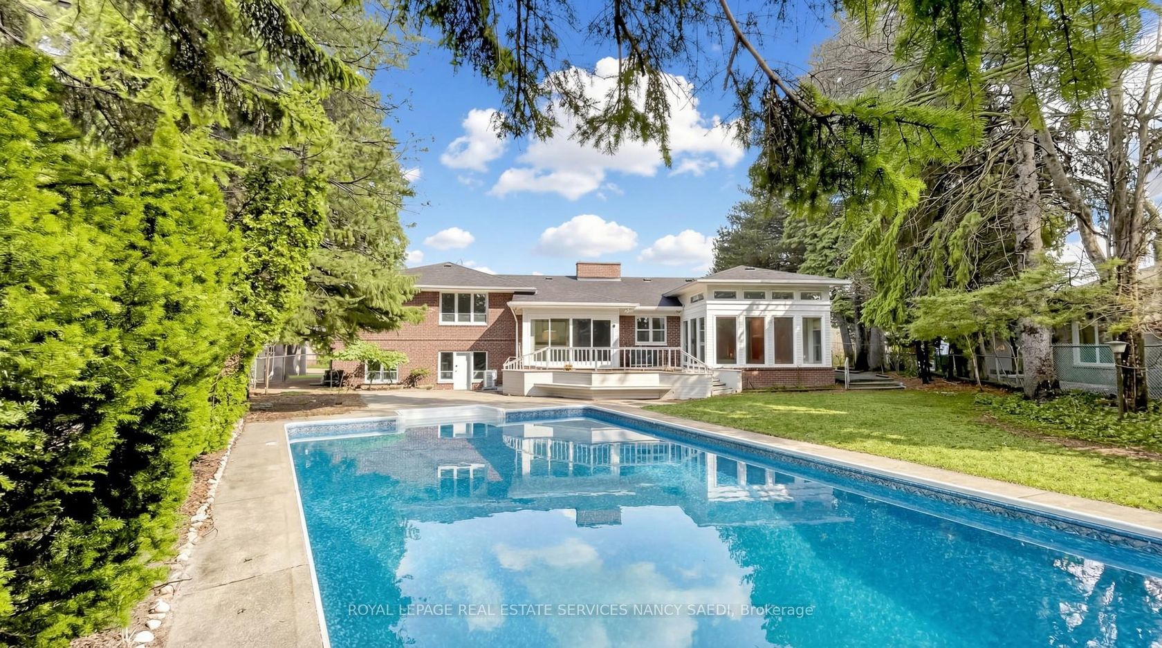 2 Colvestone Road, Windfields, Toronto 